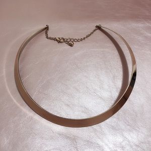 Gold curved choker
